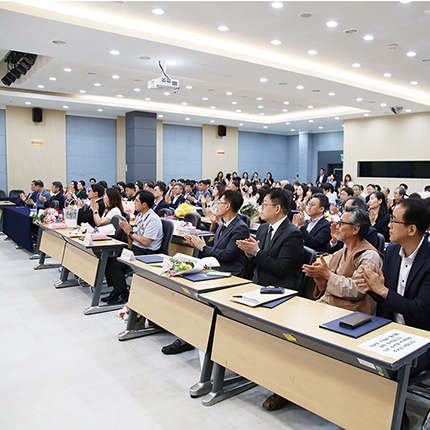 개교 73주년 기념식… ‘새로운 세대, 새로운 비전’ 선포