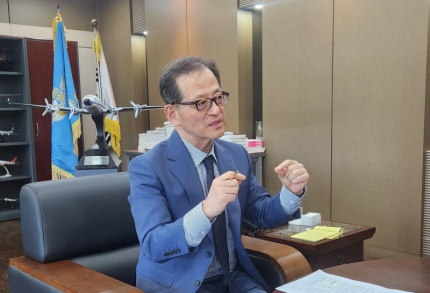 허희영 총장, "작지만 강한 항공대, 우주산업 미래 여는 히든챔피언 될 것" 인터뷰