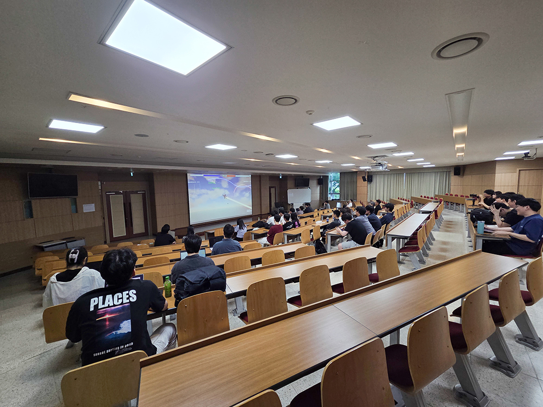 (홈피)AI로 전투기 조종하는 시대…한국항공대서 경진대회 열려3