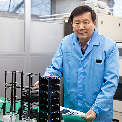 PERSAT 01 교신 성공으로 확인한 큐브위성 기술, 송용규 교수