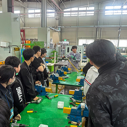 드론·정비·시뮬레이션 체험… 북향민 청년·청소년 대상 항공캠프 진행