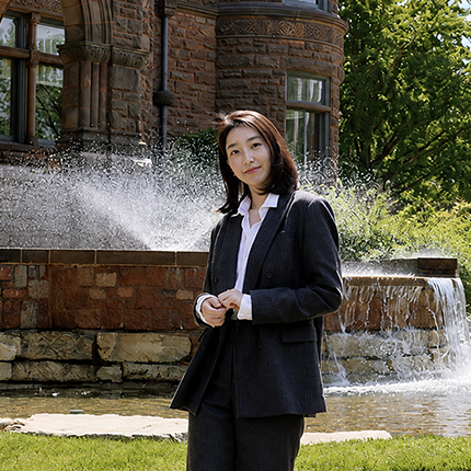 "급할수록 천천히 돌아가도 괜찮다"… 최연재 동문(영어·경영 13), 美 UVA Wise 마케팅 교수 임용